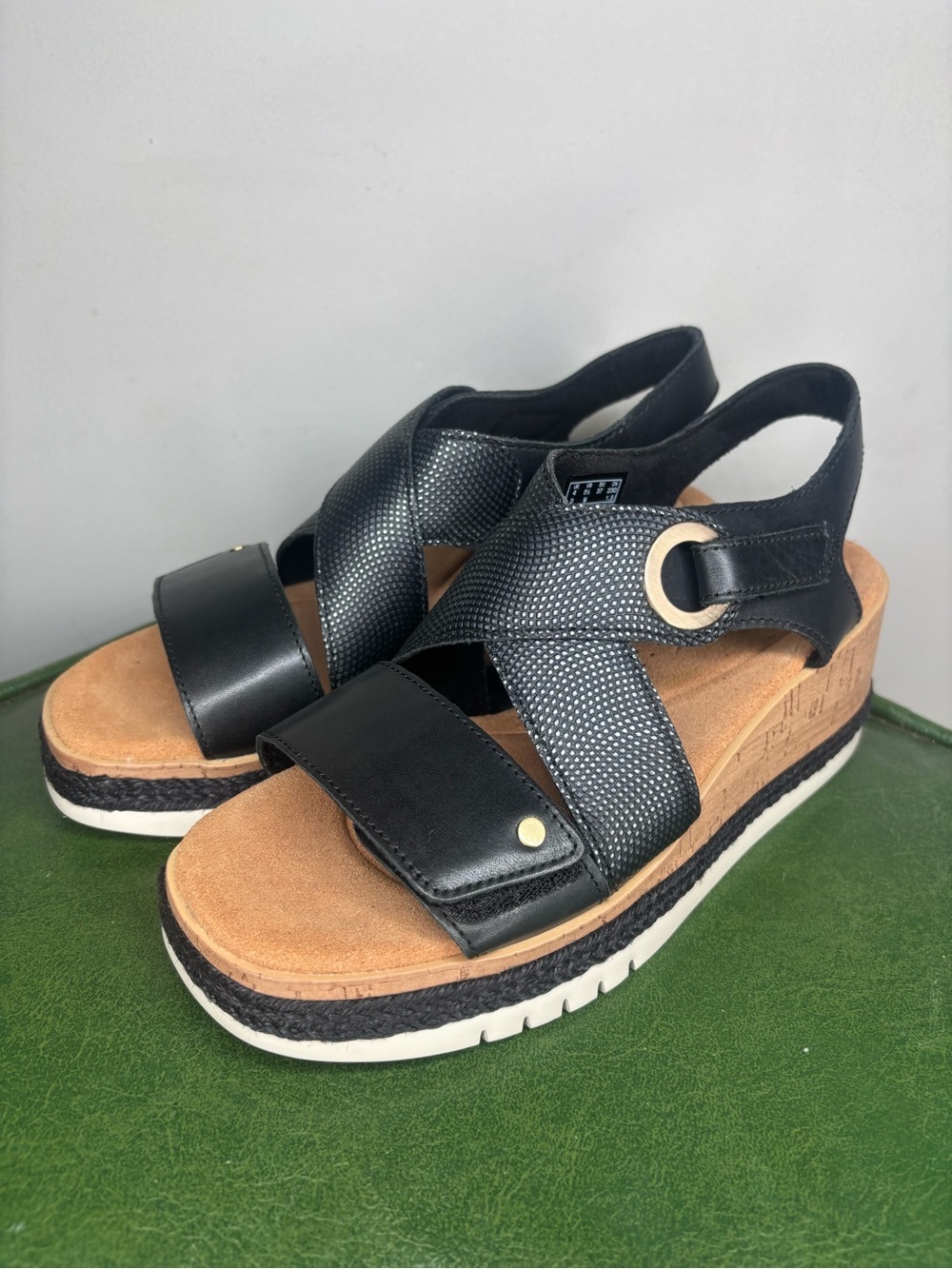 Clarks Kidiki Sun Black Wedge Sandals Size 6.5 NWT New - Picture 2 of 6